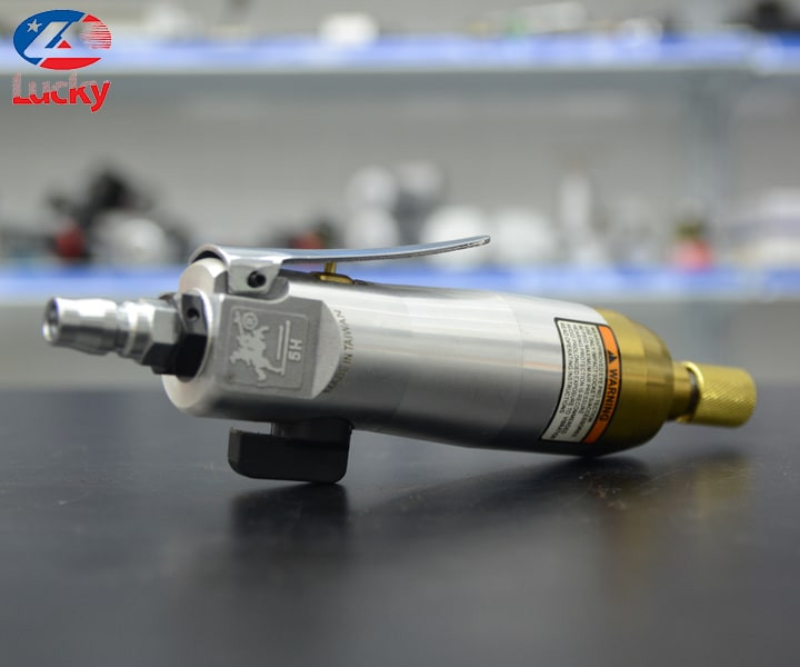 Đầu kết nối khí nén trên súng bắn vít