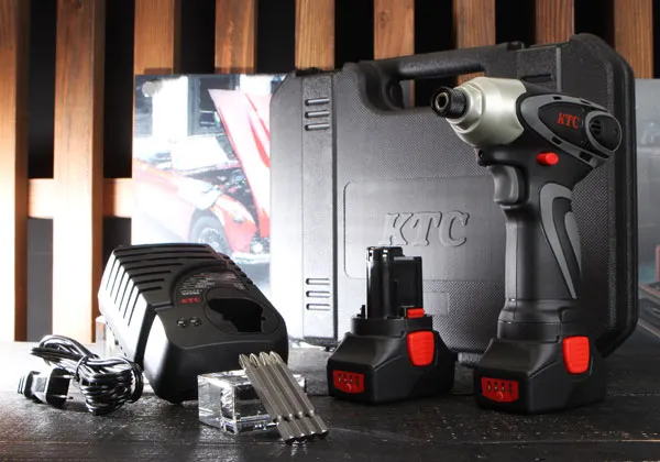 Hình ảnh súng vặn vít dùng pin KTC JTAE115A với pin nâng cấp