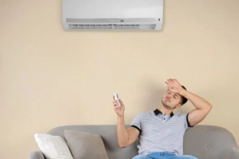 Remote máy lạnh Casper bị lỗi không hiển thị nhiệt độ do pin yếu hoặc sự cố khác