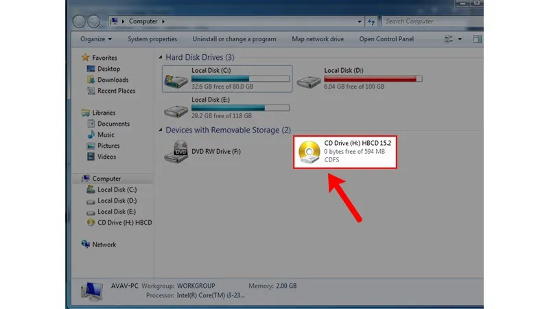 Màn hình Computer hiển thị ổ đĩa ảo đã được gắn file ISO, có thể sử dụng như ổ CD/DVD Rom thông thường, minh họa cách sử dụng máy tính ảo
