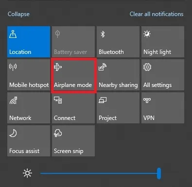 Mở Action Center để tắt chế độ máy bay trên máy tính