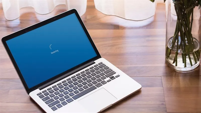Khởi động lại máy tính để tắt chế độ máy bay