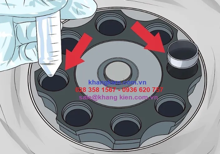 Tháo các ống sau khi máy ly tâm đã hoàn toàn ngừng quay