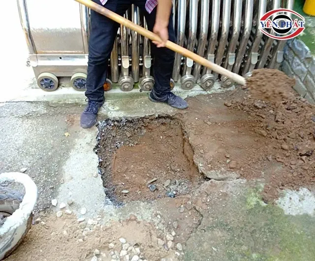 Thi công nền móng vững chắc khi lắp đặt barie tự động