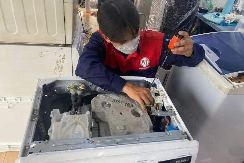 tho-sua-may-giat-tai-nha-tphcm-dien-lanh-anh-thang