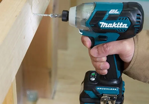 Makita TD111DSAJ thuộc top 5 máy bắn vít Makita 12V bán chạy