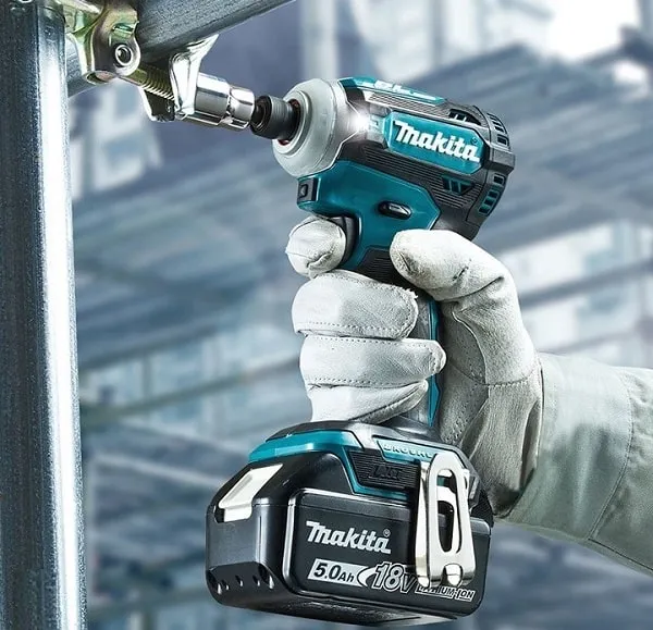 Máy vặn vít dùng pin Makita 18V DTD171RTJ với 4 chế độ làm việc thông minh, tối ưu cho từng vật liệu.