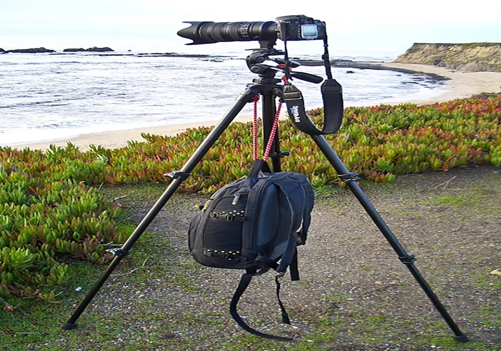 treo-vat-nang-o-chan-may-anh