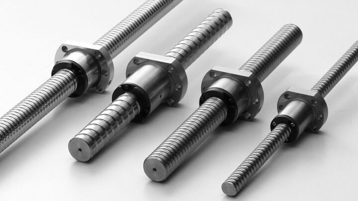 Gia công trục vít me từ thép hợp kim