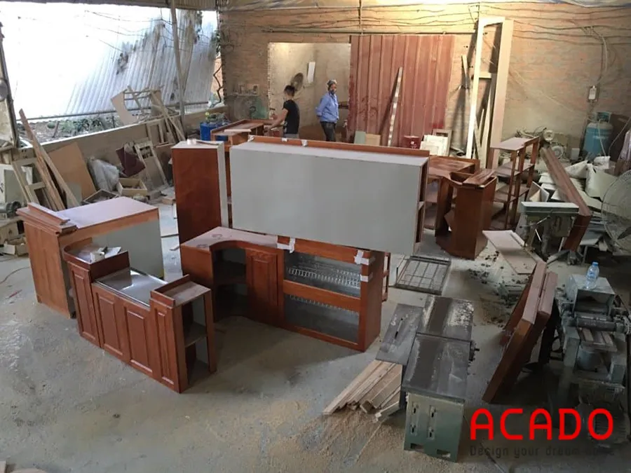 Tủ bếp được gia công tại xưởng của Acado