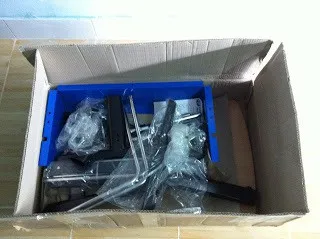 Bộ linh kiện và dụng cụ lục giác đi kèm trong gói sản phẩm bàn học tự lắp