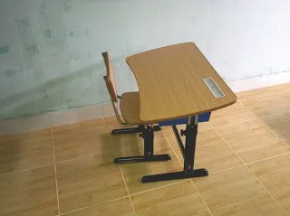 Bộ bàn ghế học sinh tự lắp đã hoàn chỉnh, sẵn sàng cho bé sử dụng