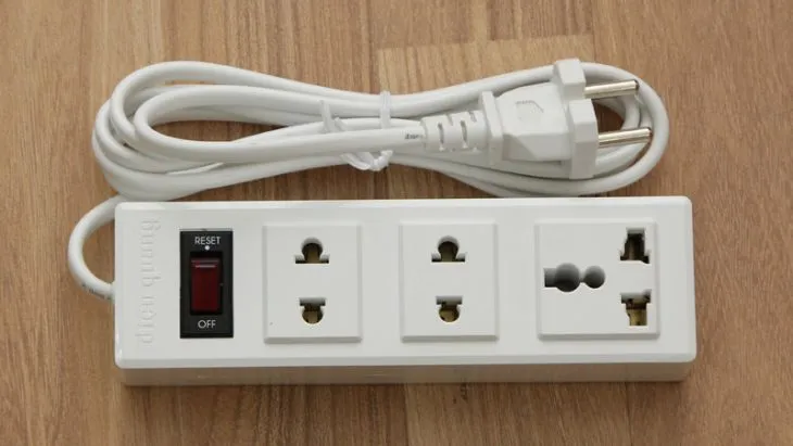 Kiểm tra nguồn điện và ổ cắm khi máy đánh trứng không hoạt động