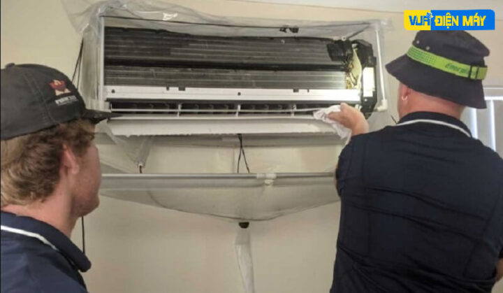 Các bước thực hiện cách sử dụng túi vệ sinh máy lạnh một cách an toàn