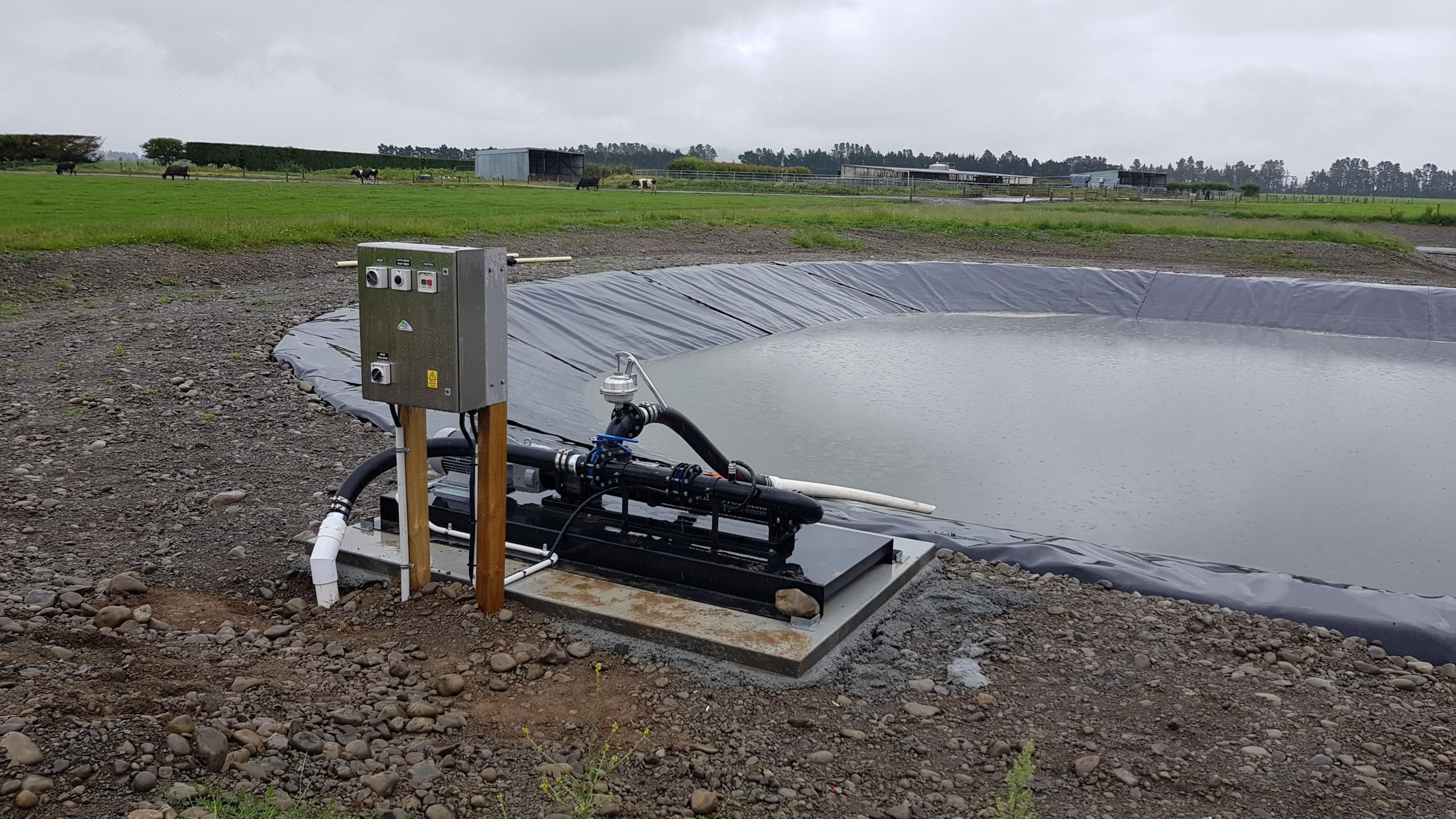 Các lĩnh vực ứng dụng đa dạng của bơm trục vít Nova Rotors, từ xử lý nước thải đến công nghiệp thực phẩm.