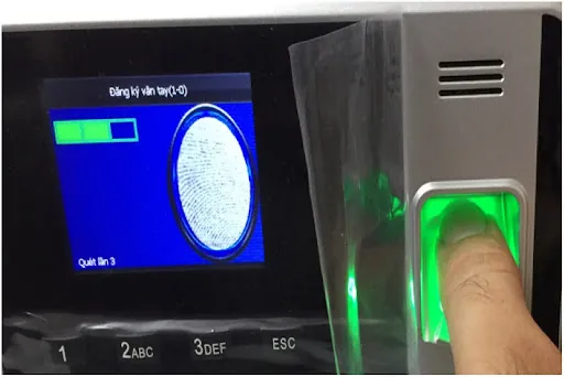 Giao diện đăng ký vân tay và thông tin nhân viên