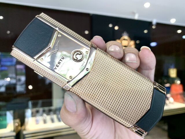 Cách Sử Dụng Máy Điện Thoại Vertu: Hướng Dẫn Toàn Diện Cho Chủ Sở Hữu