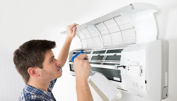 Vệ sinh mặt nạ máy lạnh đúng cách để làm sạch hiệu quả