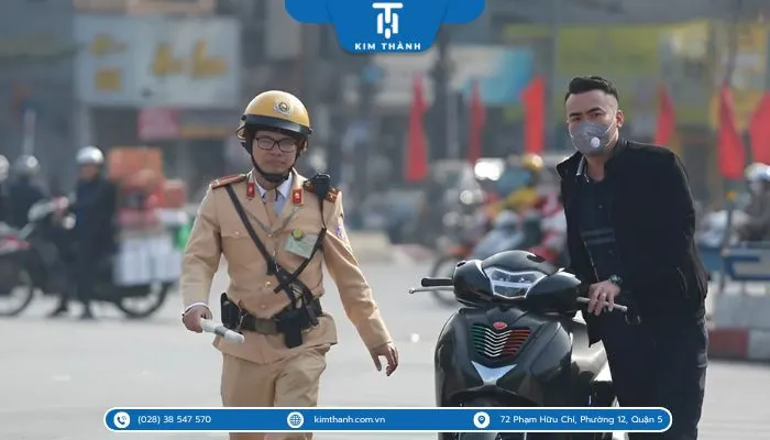 Mức xử phạt cho xe máy không trang bị gương chiếu hậu