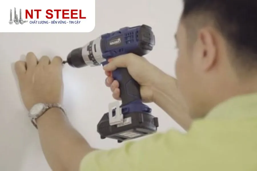 Hướng dẫn cách sử dụng vít đen bắn thạch cao hiệu quả trong thi công