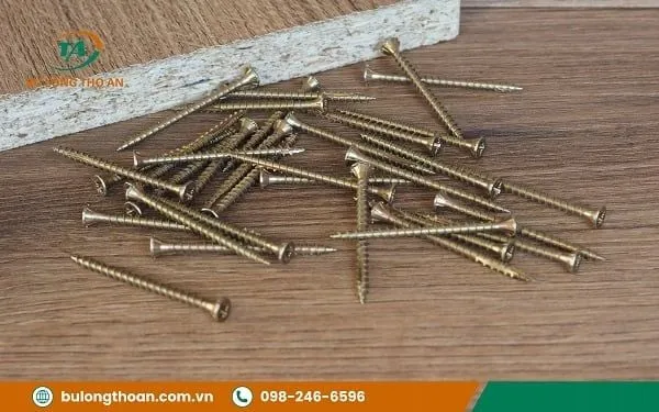 Vít gỗ lục giác chìm là một loại vít gỗ rất phổ biến trong ngành công nghiệp phụ trợ, đặc biệt là trong thi công nội thất và lắp ráp đồ gỗ.