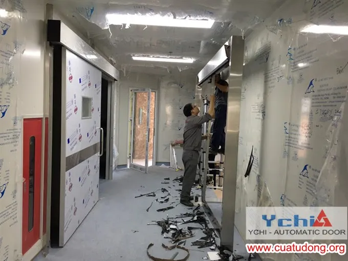 Cửa kính trượt tự động cho mặt tiền cửa hàng