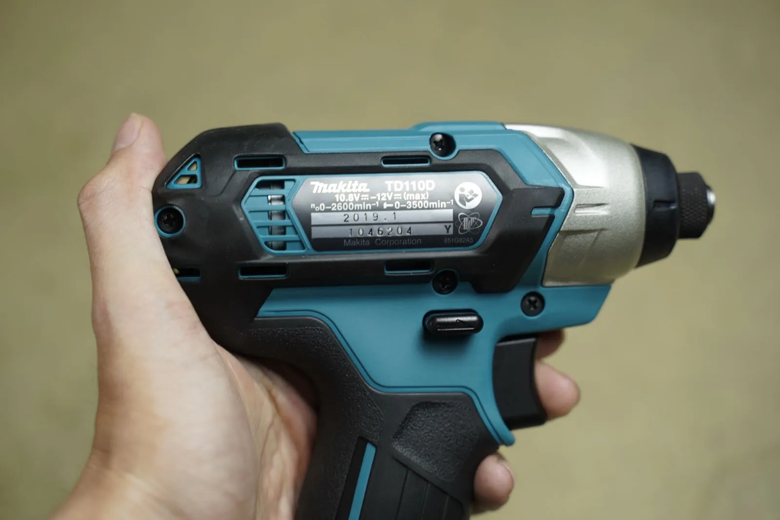 Máy Vặn Vít Makita 12V: Đánh Giá Chi Tiết & Hướng Dẫn Lựa Chọn Tối Ưu